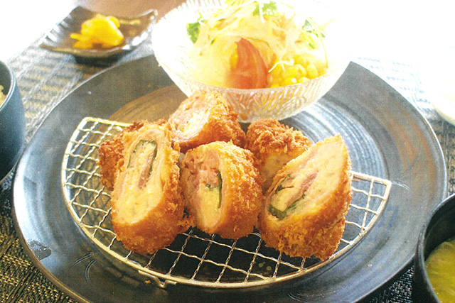 根菜とつくねのロールフライ定食